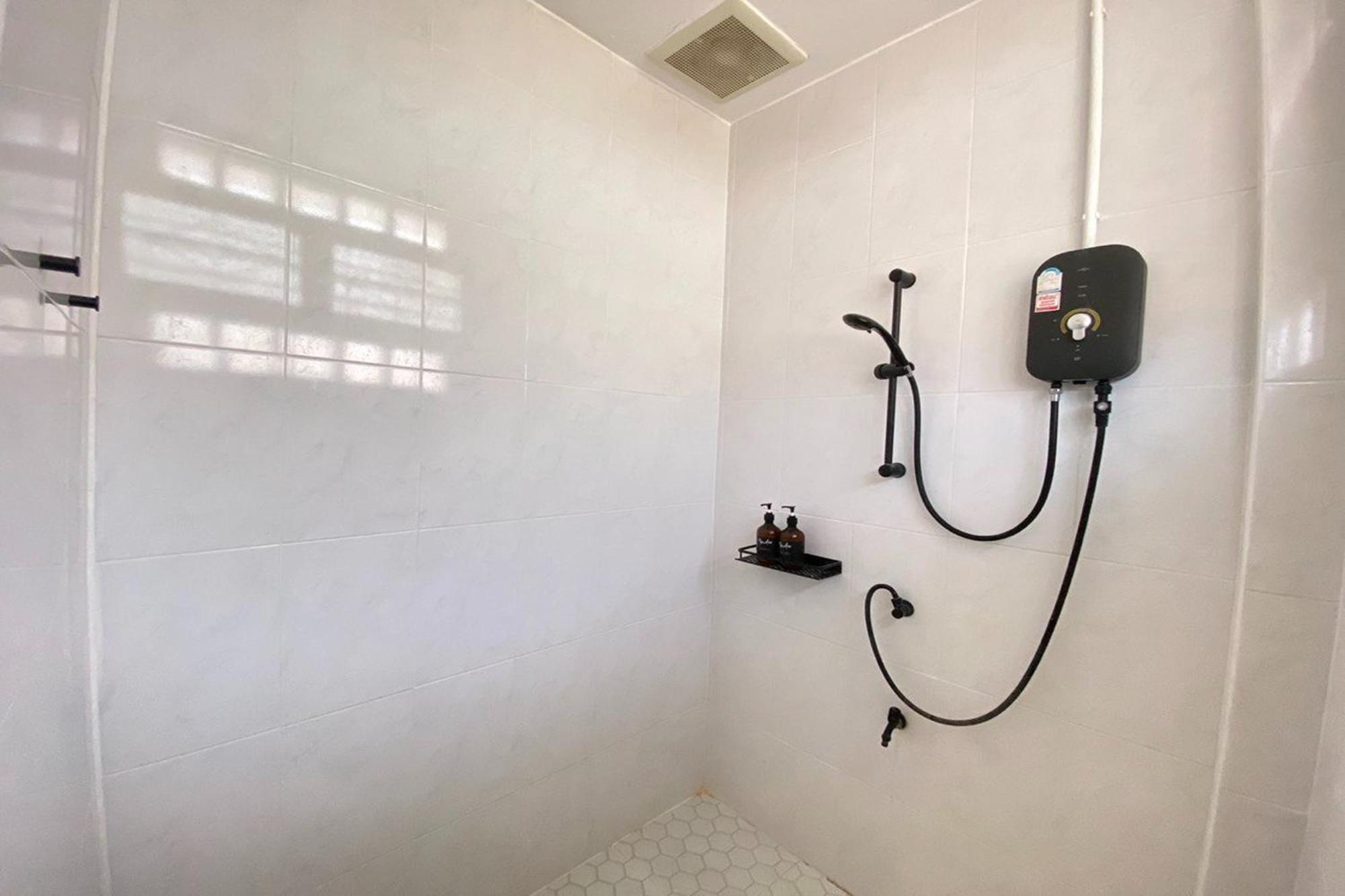 נאן Yindee Travellers Lodge מראה חיצוני תמונה