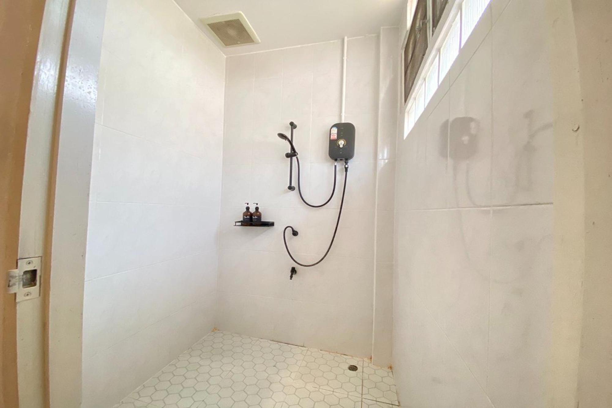 נאן Yindee Travellers Lodge מראה חיצוני תמונה
